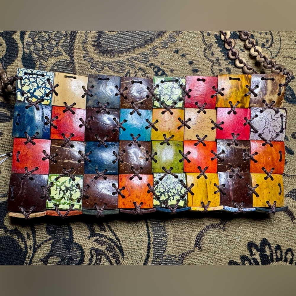Handcrafted Coconut Shell Purse - Picture 6 of 15
